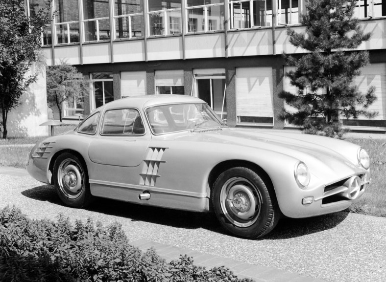 300 SL prototype for the season in 1953, who does not race is used