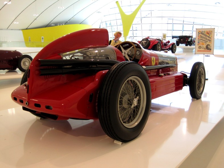 Car_Musée_Enzo_Ferrari_0052 - pic Arnaud 25 - wikim