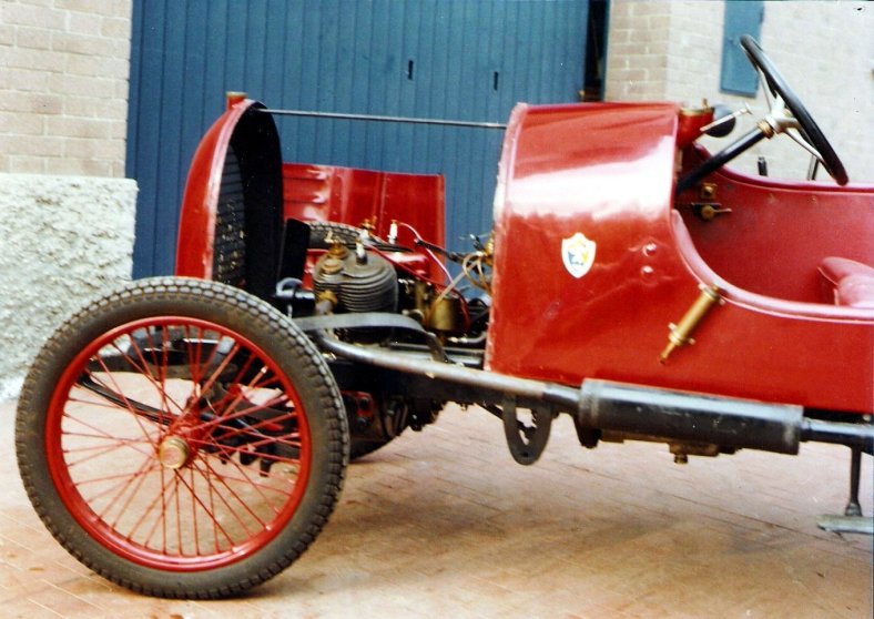 194464_106722709408881_4438623_o